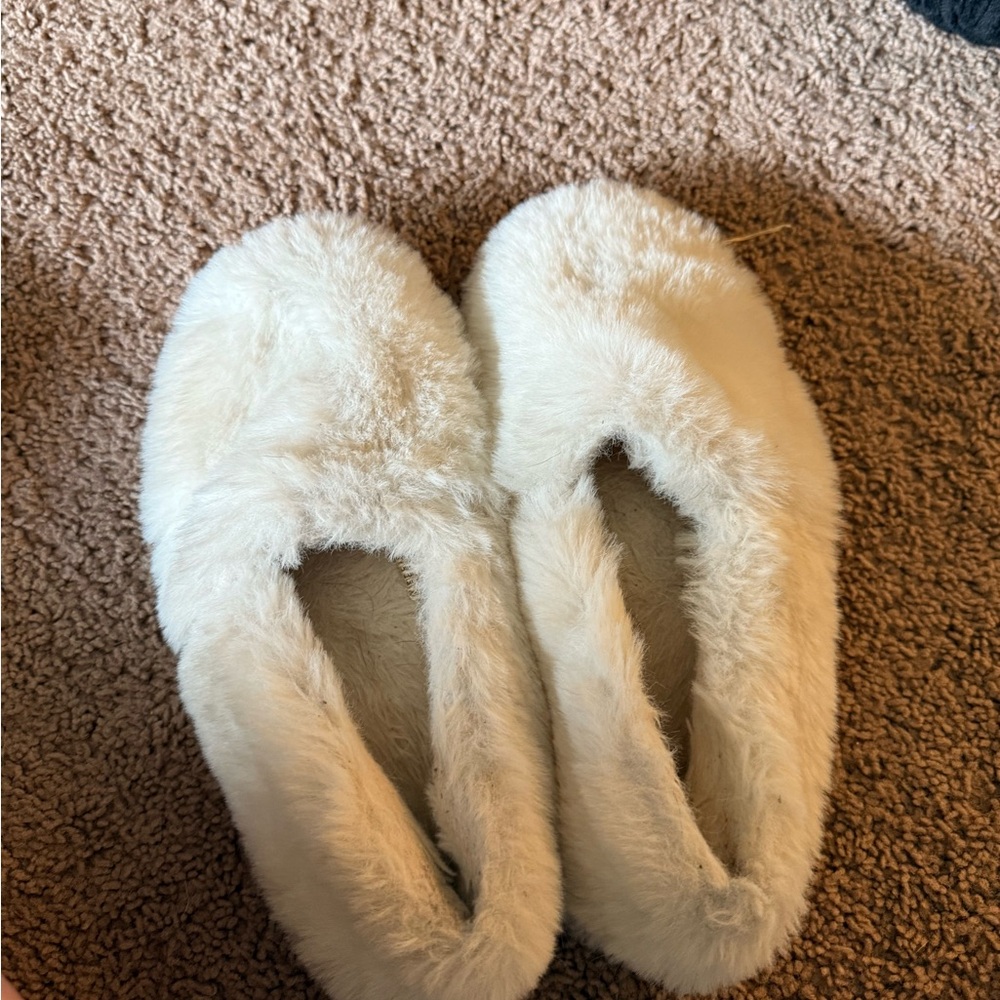 Cozy Cream Women's Slippers
